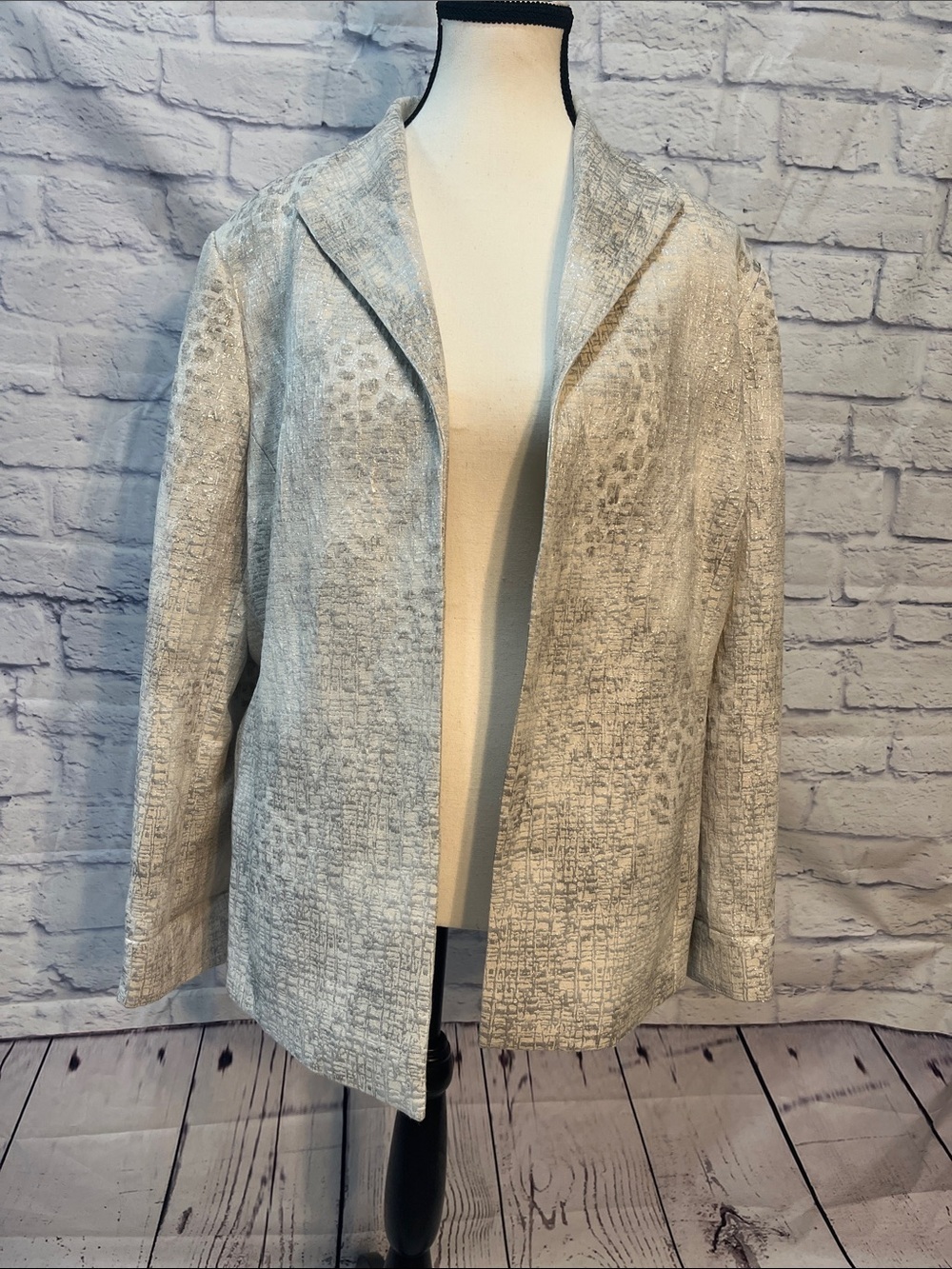 Chico’s Open Blazer Metallic Textured Weave Open Front Jacquard Print Size 3 XL